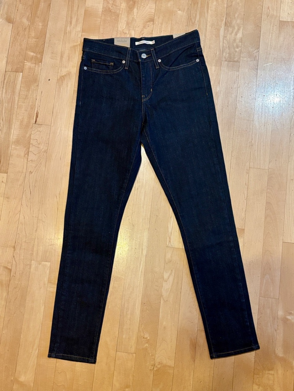 NWT Levi's Women’s 311 Shaping Skinny Jeans - Dark Blue size 28x30 - Picture 2 of 10